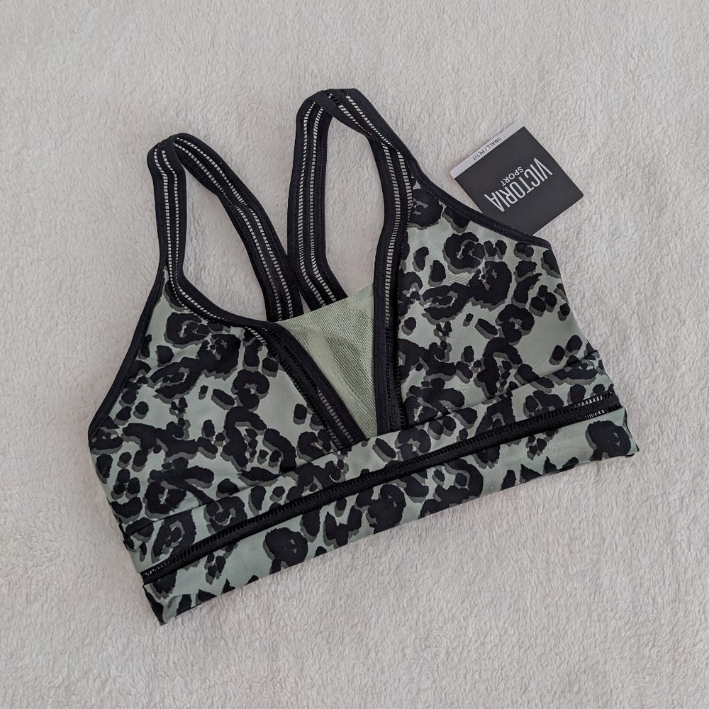 NWT Victoria's Secret plunge sport bra leopard